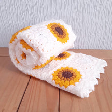 Load image into Gallery viewer, Sunflower baby blanket
